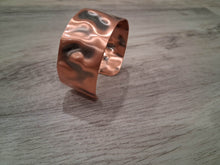 Load image into Gallery viewer, Hammered Oxidized Pure Copper Cuff