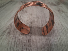 Load image into Gallery viewer, Hammered Oxidized Pure Copper Cuff