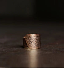 Load image into Gallery viewer, Hammered Hand Crafted Solid Adjustable Copper Ring