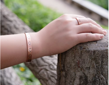 Load image into Gallery viewer, Hearts bangle and ring