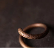 Load image into Gallery viewer, Spiral swirl ring close up