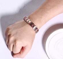 Load image into Gallery viewer, Vinci Gent on a wrist