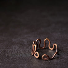 Load image into Gallery viewer, Handcrafted Curve Solid Copper Ring