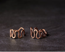 Load image into Gallery viewer, Handcrafted Curve Solid Copper Ring