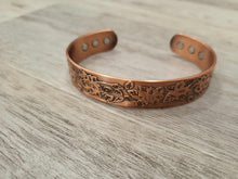 Load image into Gallery viewer, Thick Rose Thorne Pure Copper Magnetic Bangle
