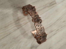 Load image into Gallery viewer, Pure copper jagged butterfly bangle close up
