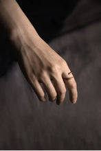 Load image into Gallery viewer, Model wearing ring
