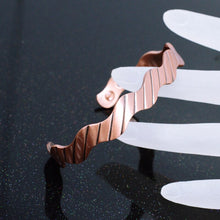 Load image into Gallery viewer, Wavy Shapes Pure Copper Magnetic Bangle
